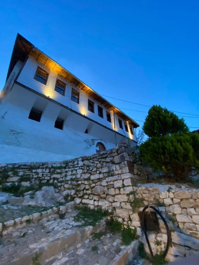 Guest House Lion بيرات المظهر الخارجي الصورة