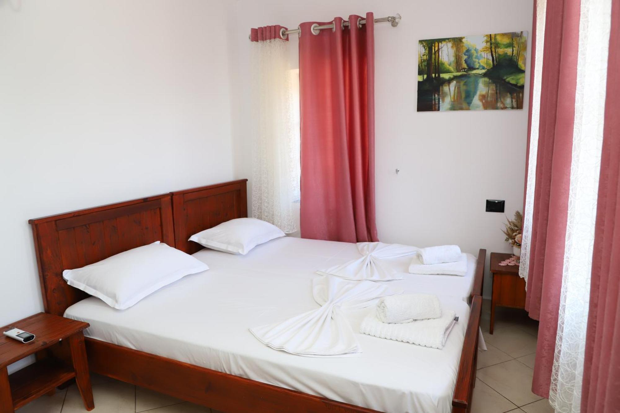 Guest House Lion بيرات المظهر الخارجي الصورة