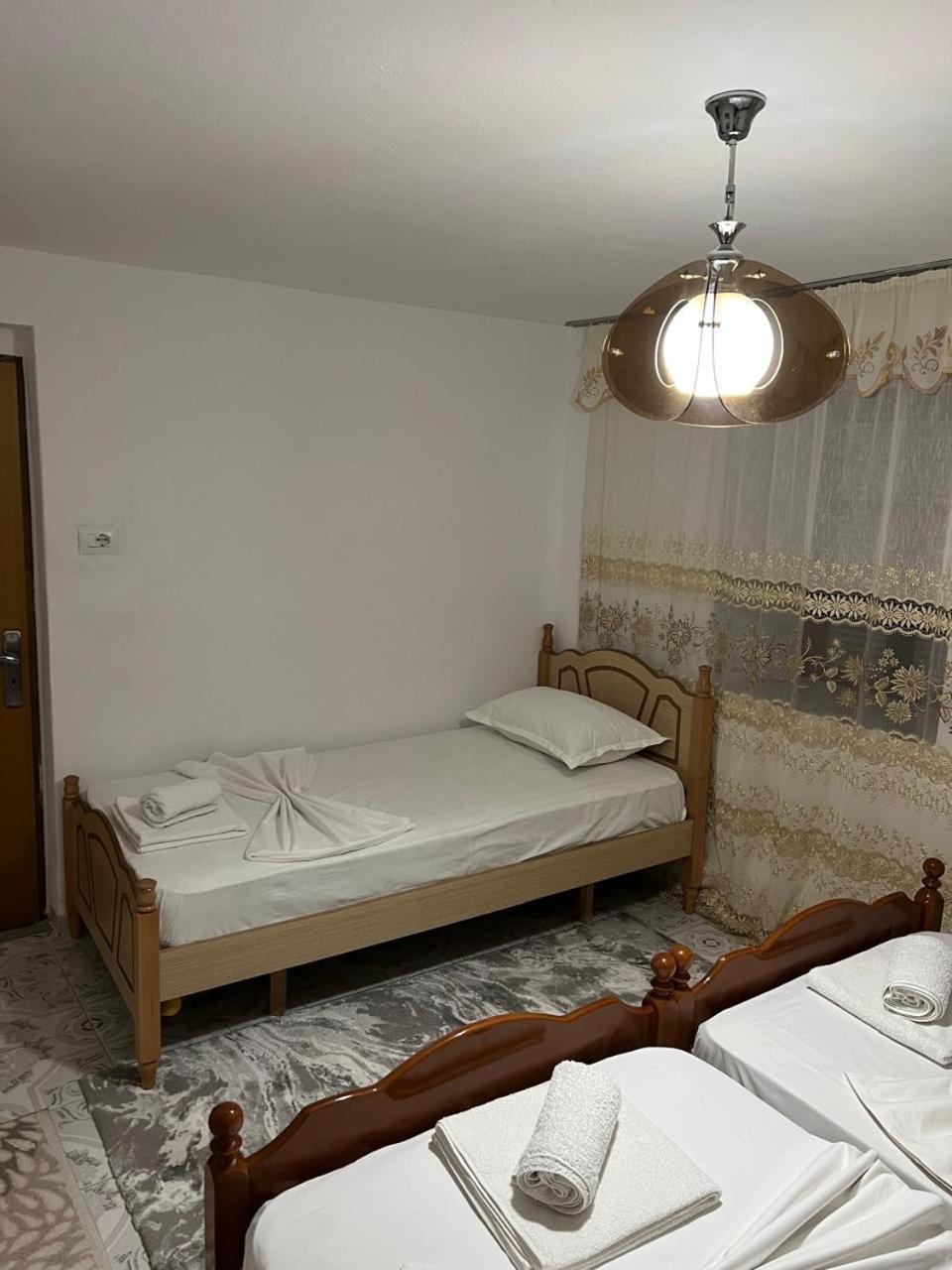 Guest House Lion بيرات المظهر الخارجي الصورة