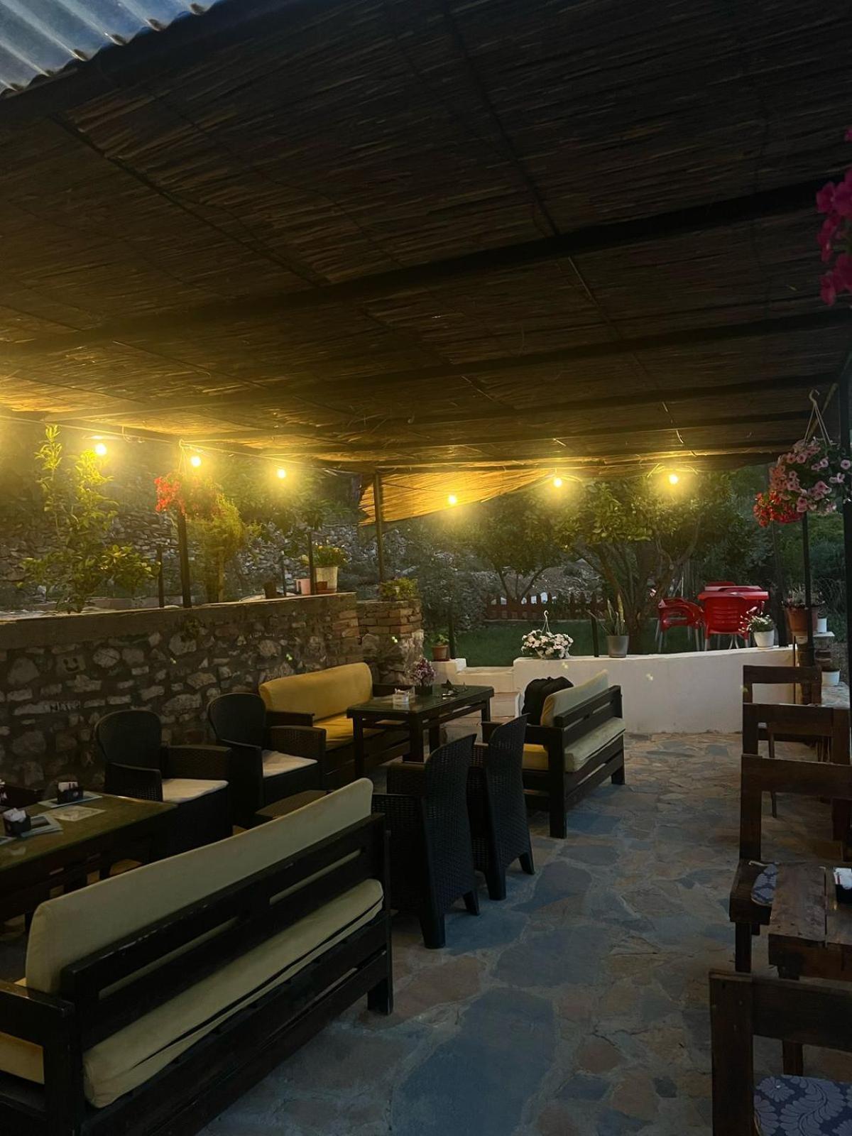 Guest House Lion بيرات المظهر الخارجي الصورة
