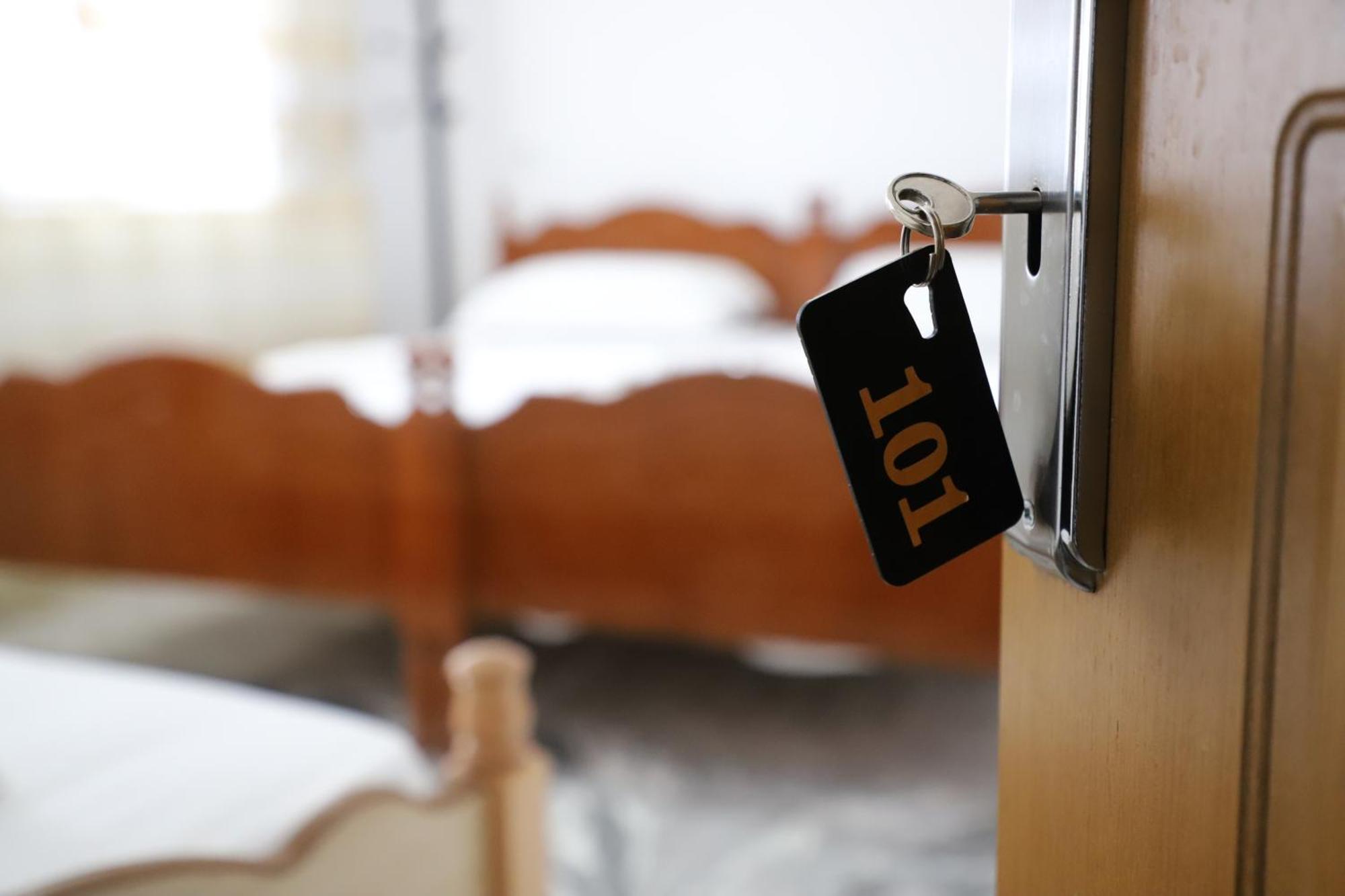 Guest House Lion بيرات المظهر الخارجي الصورة